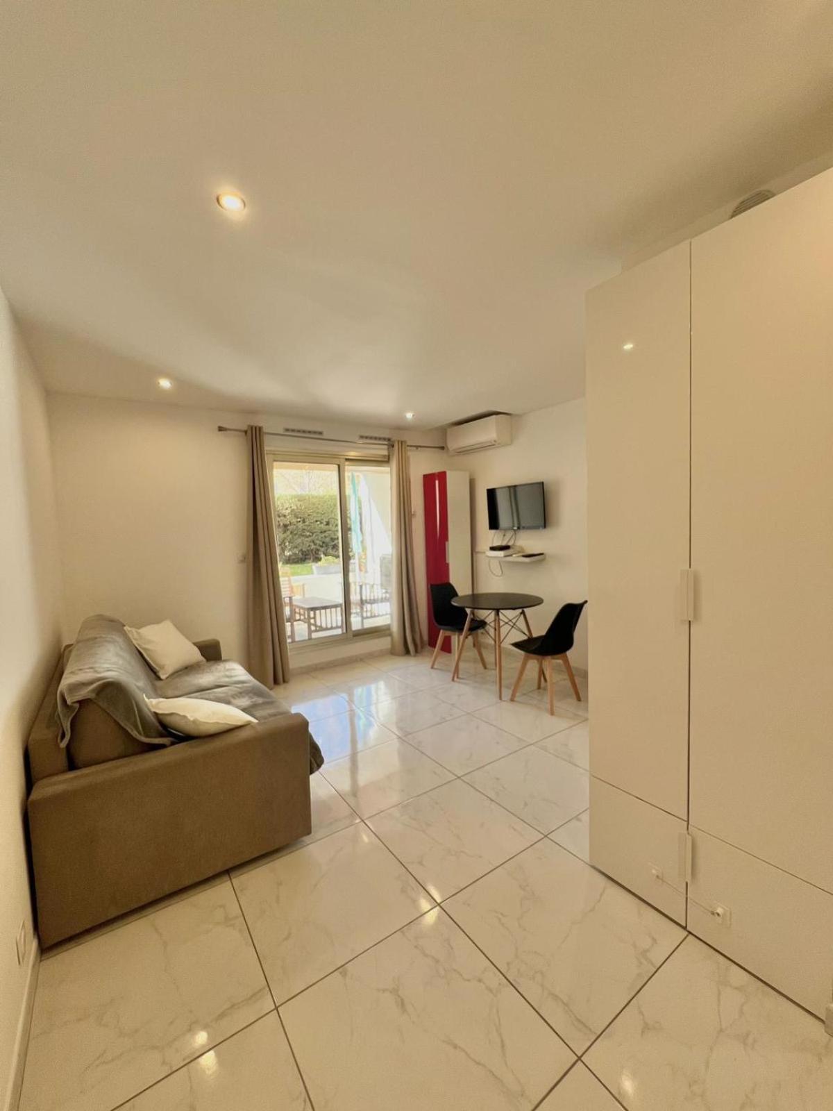 Superbe Studio Terrasse Centre Ville Et Plages A Pieds Cannes Bagian luar foto